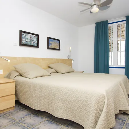 兰萨罗特鹦鹉螺公寓式酒店 4*