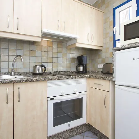 兰萨罗特鹦鹉螺公寓式酒店 4*