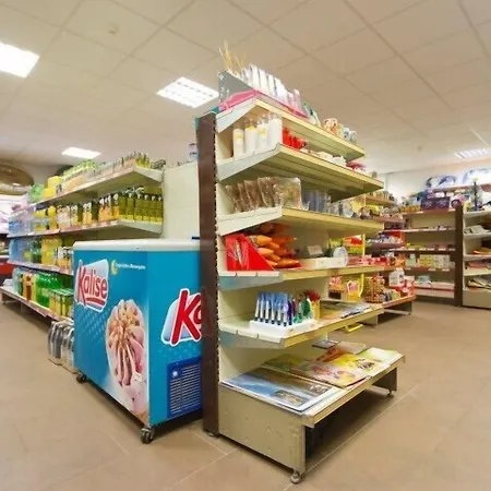 兰萨罗特鹦鹉螺公寓式酒店 公寓式酒店 卡门港