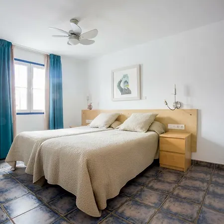 兰萨罗特鹦鹉螺公寓式酒店 4* 卡门港